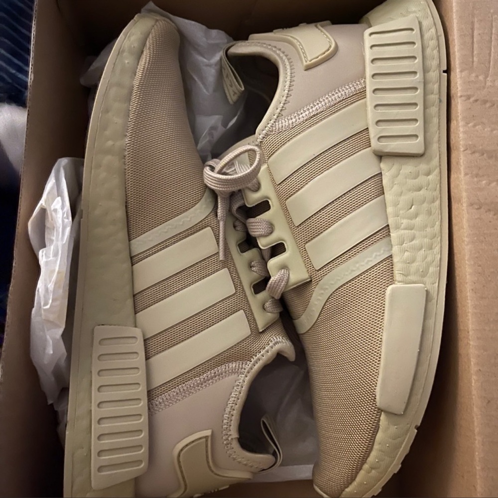 Adidas NMD R1 NEVER WORN